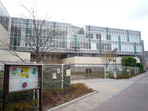 Junior high school. Prince Sakura junior high school 220m Prince Sakura junior high school until a 3-minute walk 3-minute walk