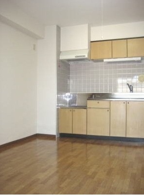Kitchen. Wide system kitchen also advancing good at cooking ☆ Two-burner stove Allowed