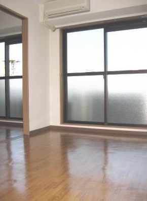 Living and room. Sun Sun Sun ☆ Yang per good living is the view nice ^^