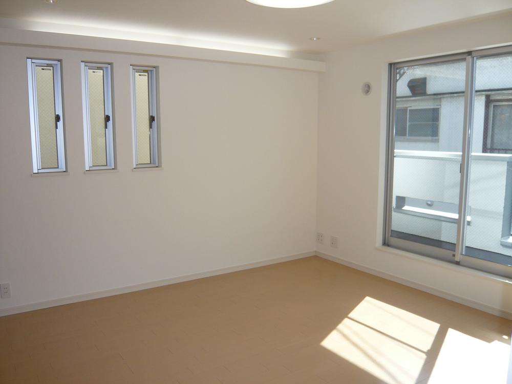 Same specifications photos (living). Same specifications