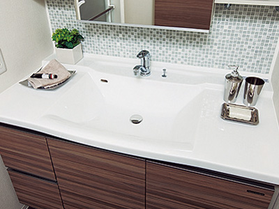 Bathing-wash room.  [Bowl-integrated basin counter] Adopt a bowl-integrated basin counter seamless processing seamless. Beautifully to look, It is easy to clean.