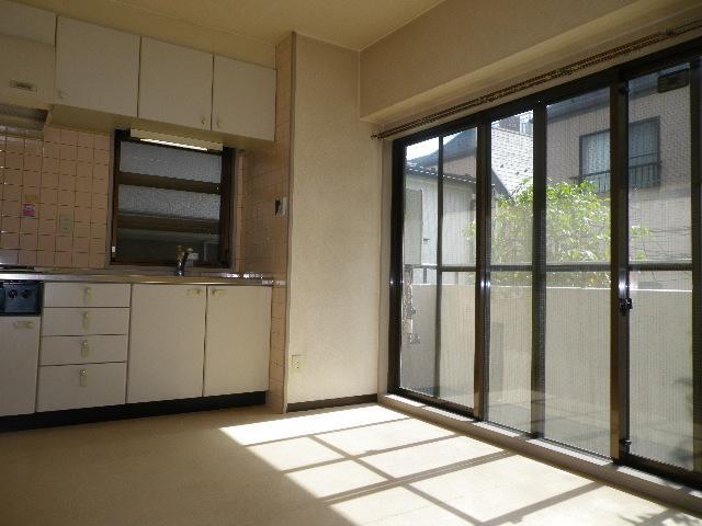 Living and room