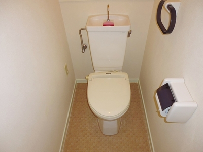 Toilet. Toilet and bath are separate ☆