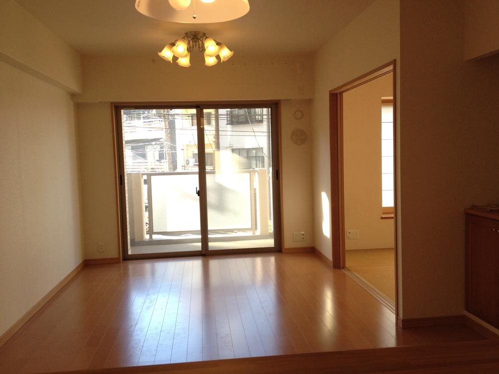 Living. Local (12 May 2013) Shooting