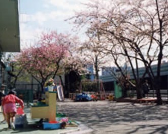 kindergarten ・ Nursery. Higashijujo east nursery school (kindergarten ・ 194m to the nursery)