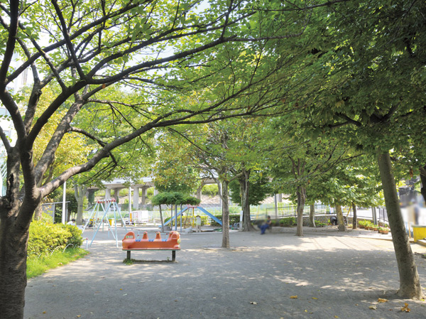 Surrounding environment. Higashitabata park (about 440m / 6-minute walk)
