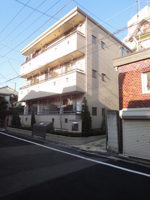 Building appearance. Commuting convenient! JR Komagome Station, a 5-minute walk