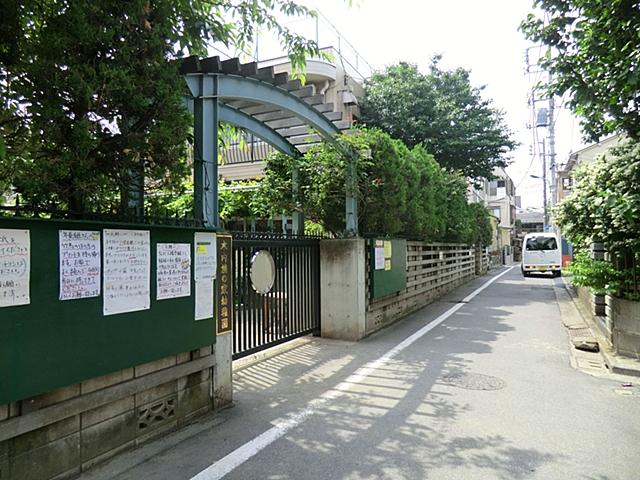 kindergarten ・ Nursery. Kiuchi 90m until the pigeon house kindergarten