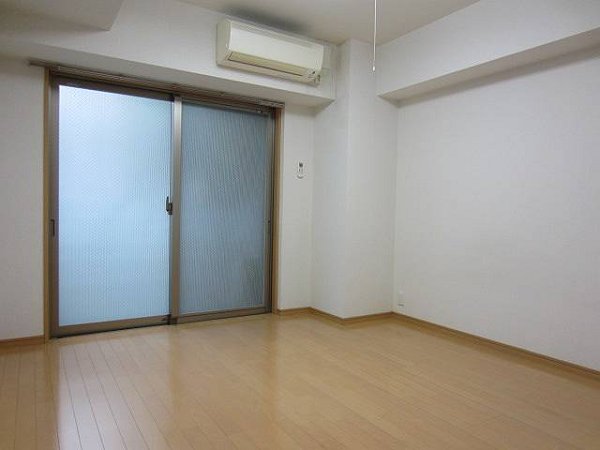 Other room space. Flooring