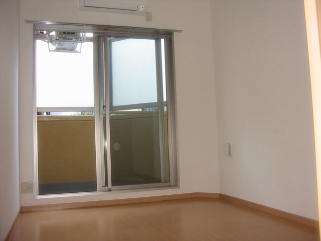 Balcony. Laundry Storage