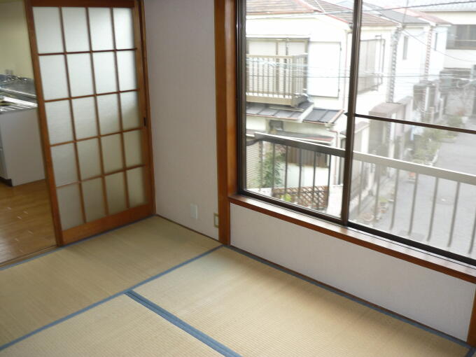 Living and room. Japanese-style room 6 quires