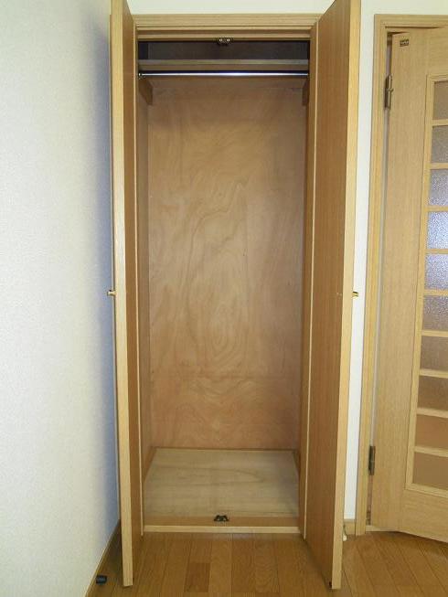 Receipt. Easy storage in the closet