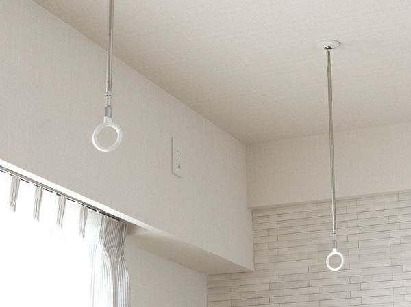 Interior.  [Indoor materials interference bracket] For indoor products drought bracket to meet the needs of the indoor interference of laundry. You can hang out smart to laundry.