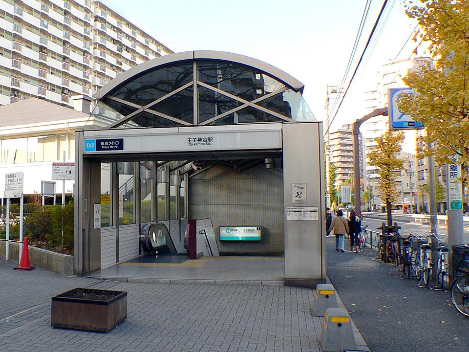station. Namboku 800m to "Ojikamiya Station"