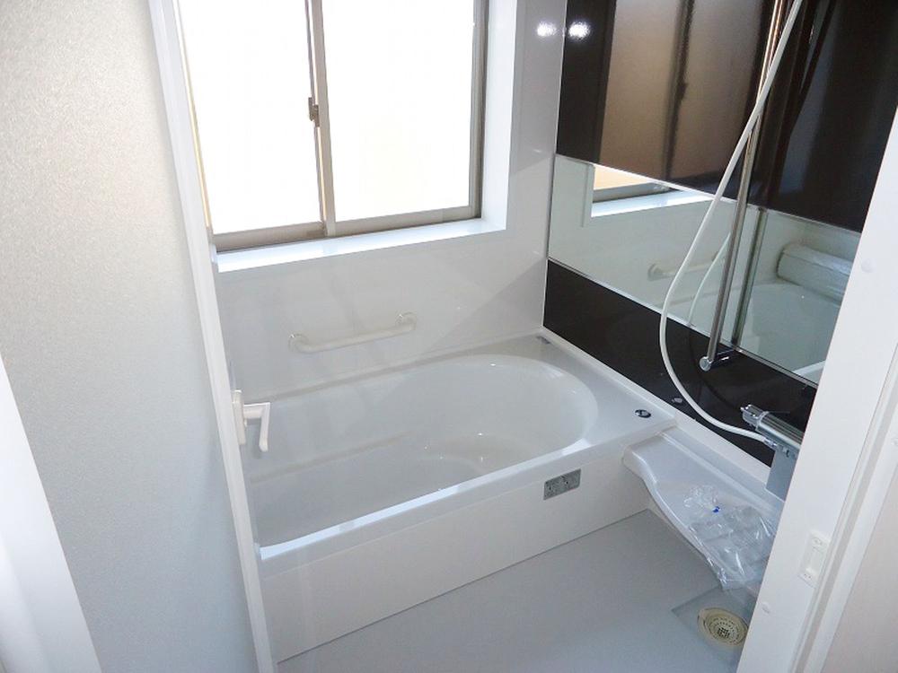 Same specifications photo (bathroom).  [Our construction cases] Space for relaxation heal the mind and body! Easier to use, It has become a comfortable design.