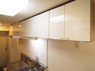 Kitchen. Storage of kitchen top! Enter a lot!