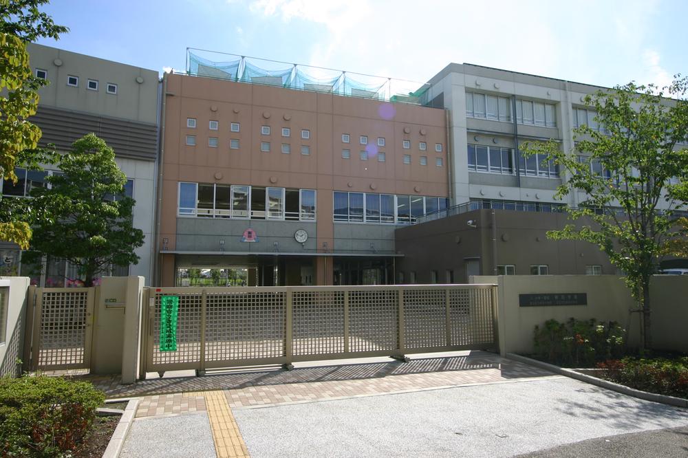 Primary school. 893m to Adachi Ward Nitta Elementary School