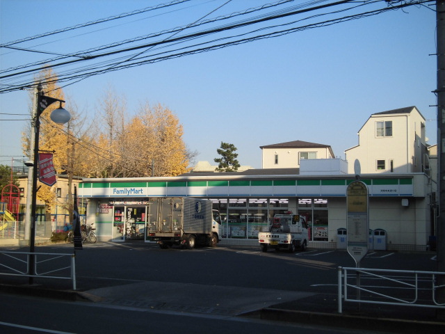 Convenience store. FamilyMart Ukima Chuodori store up (convenience store) 707m