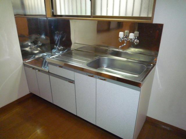 Kitchen. Two-burner gas stove can be installed in the kitchen