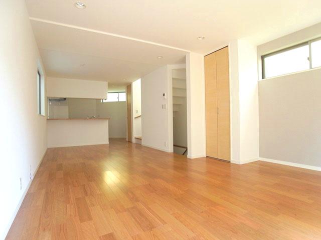 Same specifications photos (living). Same specifications photos (LDK)