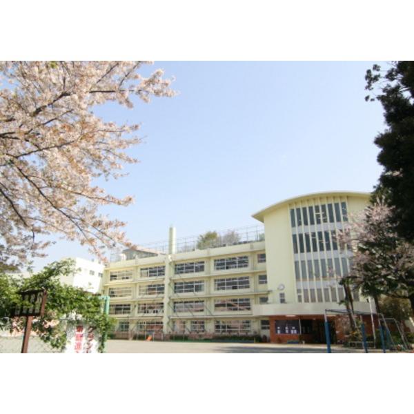 Primary school. 1000m private Seigakuin elementary school to private Seigakuin elementary school