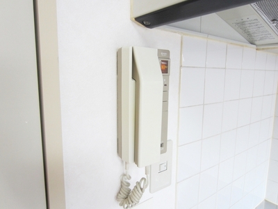Security. Crime prevention surface also is equipped with a safe intercom ☆