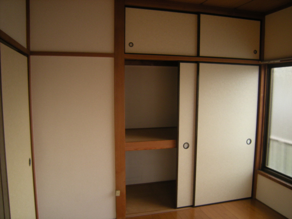 Living and room. Room storage