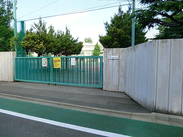 Primary school. Takinogawa until the fifth elementary school 500m