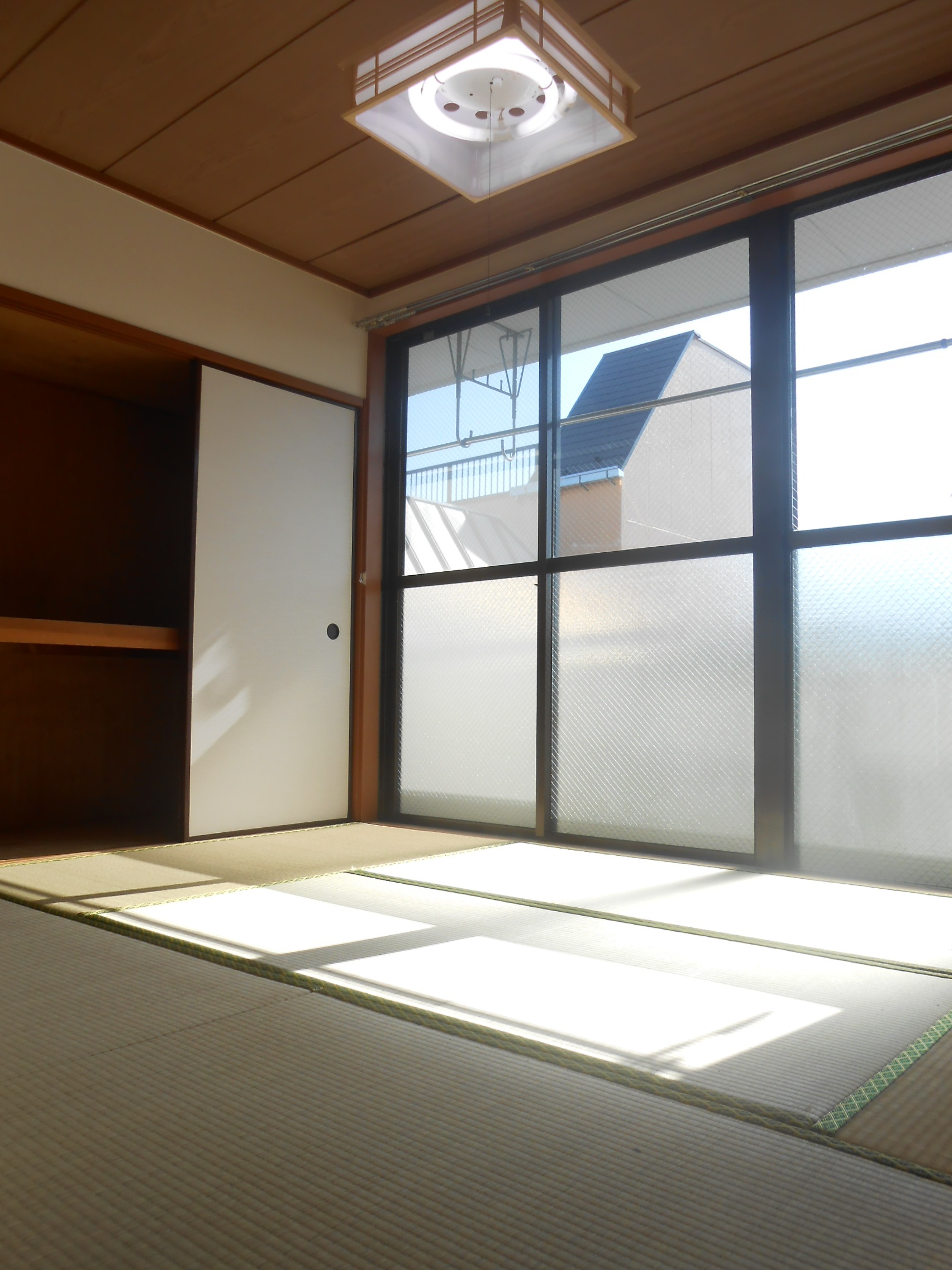 Living and room. Bright Japanese-style room! 