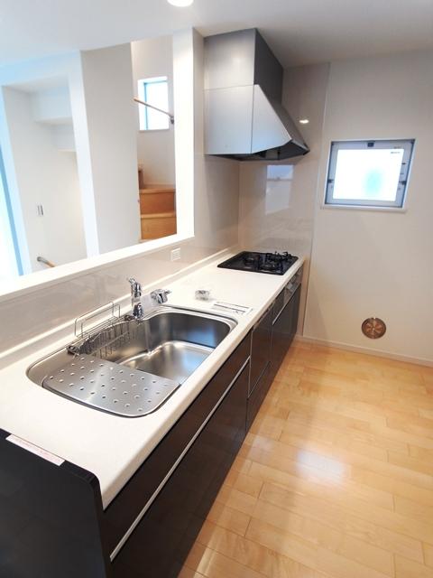 Same specifications photo (kitchen). The company construction cases: Kitchen