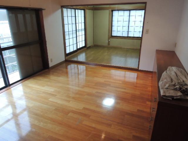 Living and room