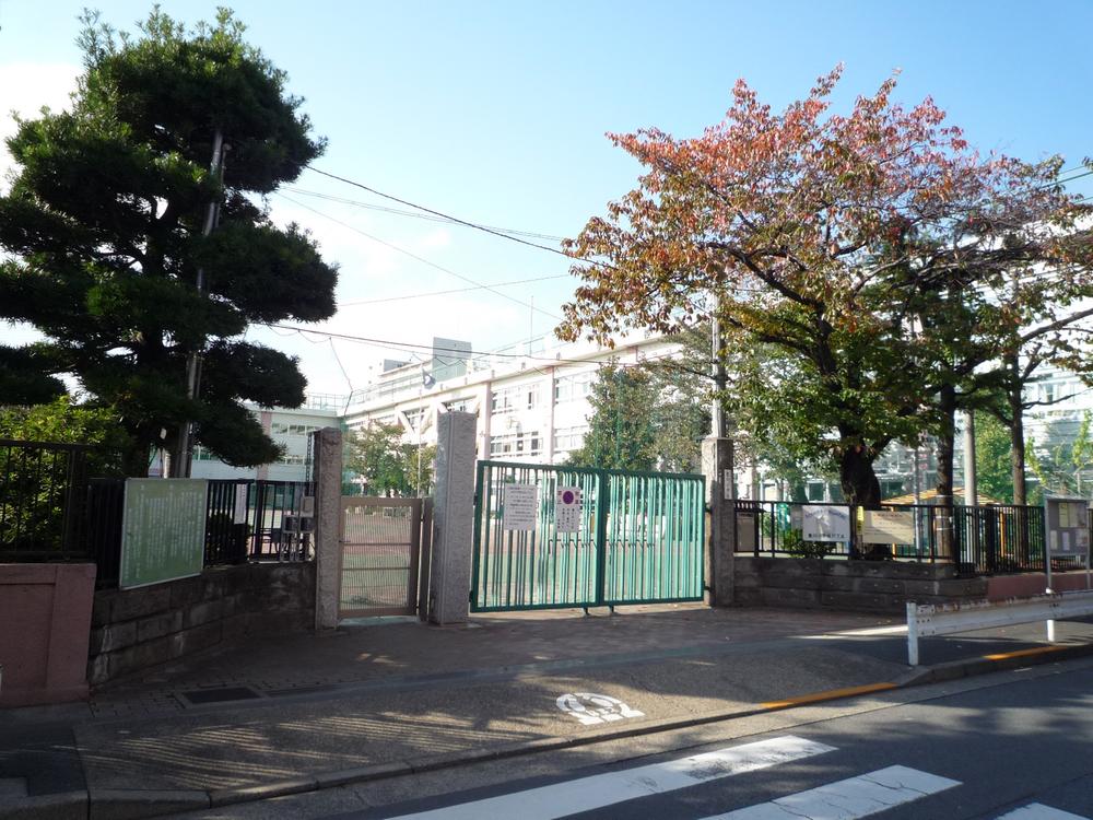 Primary school. 140m to Toyokawa elementary school