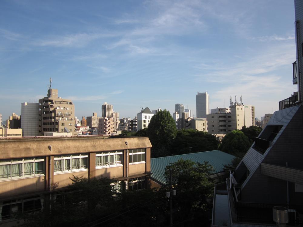 View photos from the dwelling unit. View from the site (August 2013) Shooting