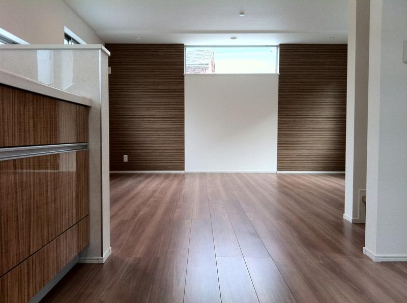 Kitchen. Local photos (12 May 2013) Shooting Floor heating equipped