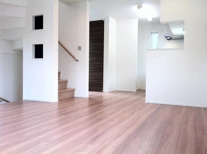 Living. Local photos (12 May 2013) Shooting Floor heating equipped