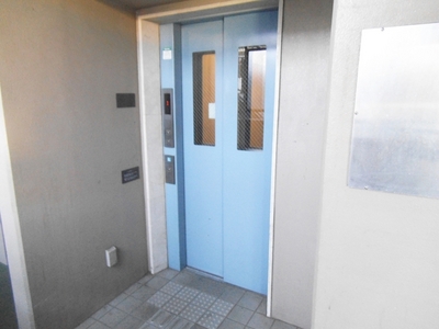 Other common areas. Elevator is equipped with the property! 