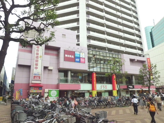 Shopping centre. Apire (shopping center) to 400m