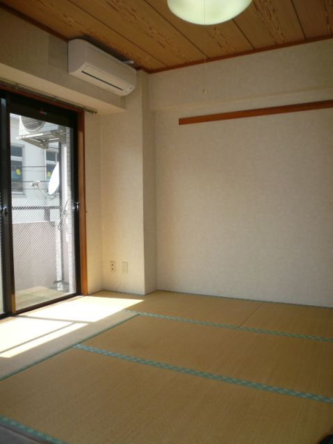 Living and room. I think there is a taste I tatami ~