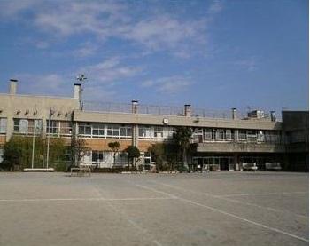 Primary school. Kiyose Municipal Shibayama to elementary school 697m