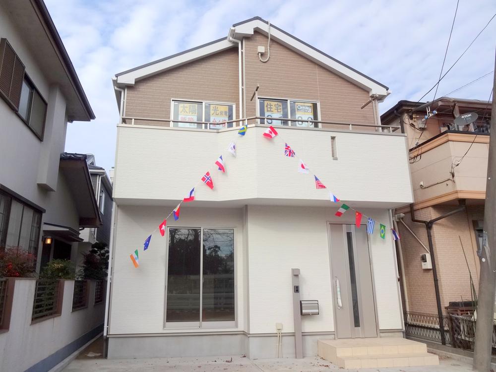 Local appearance photo. Local (12 May 2013) Shooting