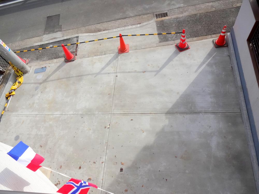 Parking lot. Local (12 May 2013) Shooting