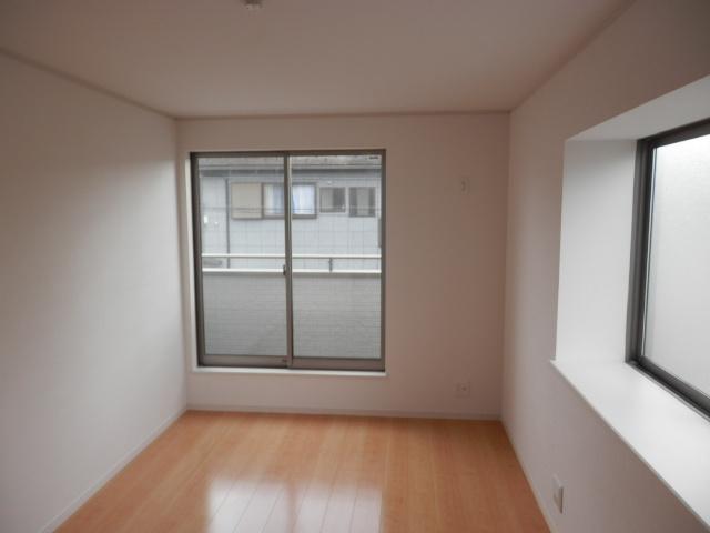 Non-living room. Indoor (10 May 2013) Shooting