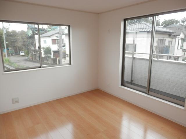 Non-living room. Indoor (10 May 2013) Shooting