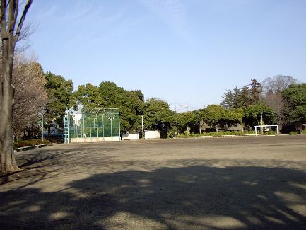 park. 400m until the boarding house Sports Park (Park)