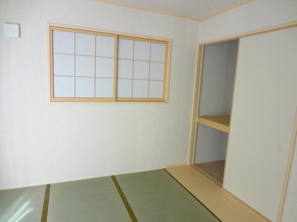 Same specifications photos (Other introspection). Same specifications