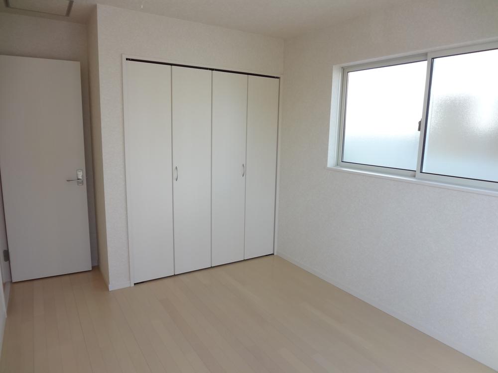 Same specifications photos (Other introspection). Same specifications