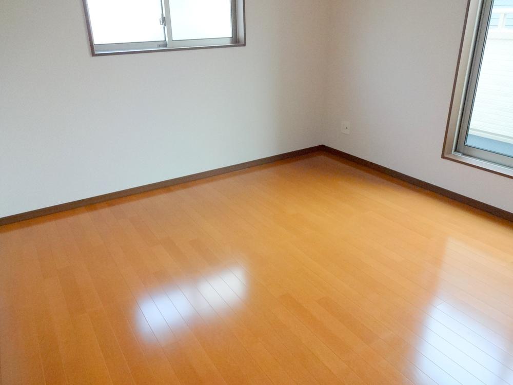 Non-living room. Indoor (12 May 2013) Shooting