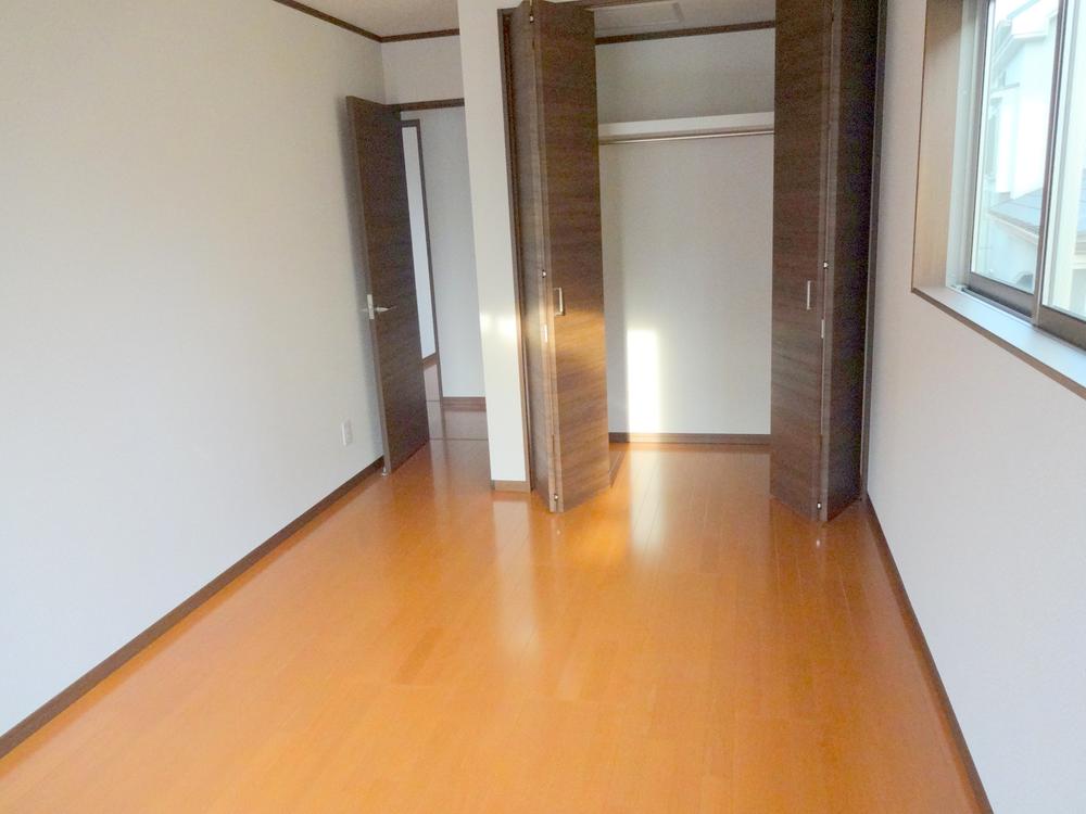 Non-living room. Indoor (12 May 2013) Shooting