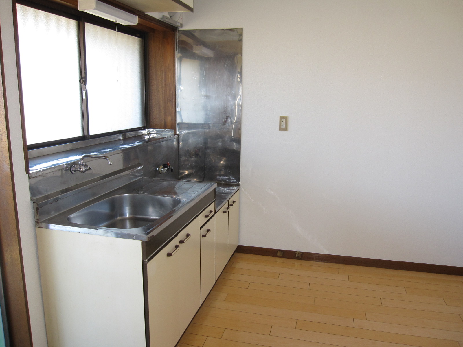 Kitchen. Bright spacious kitchen