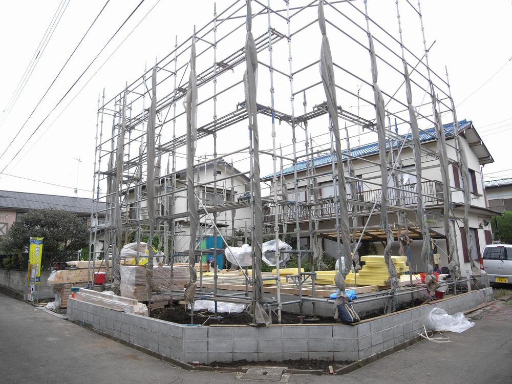 Local appearance photo. Local (10 May 2013) Shooting